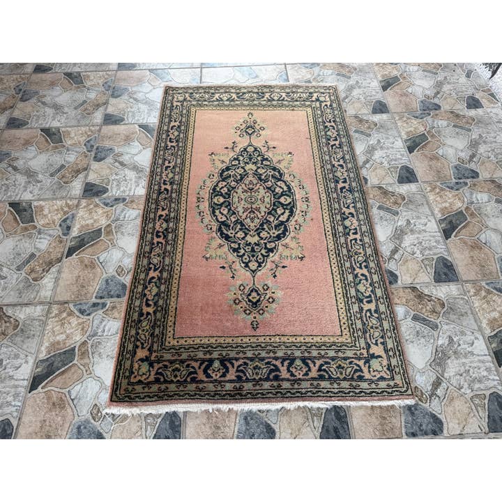 Vintage Area Rug Tribal Motif Farmhouse Hoem Deco for wholesale by Oushak Rugs