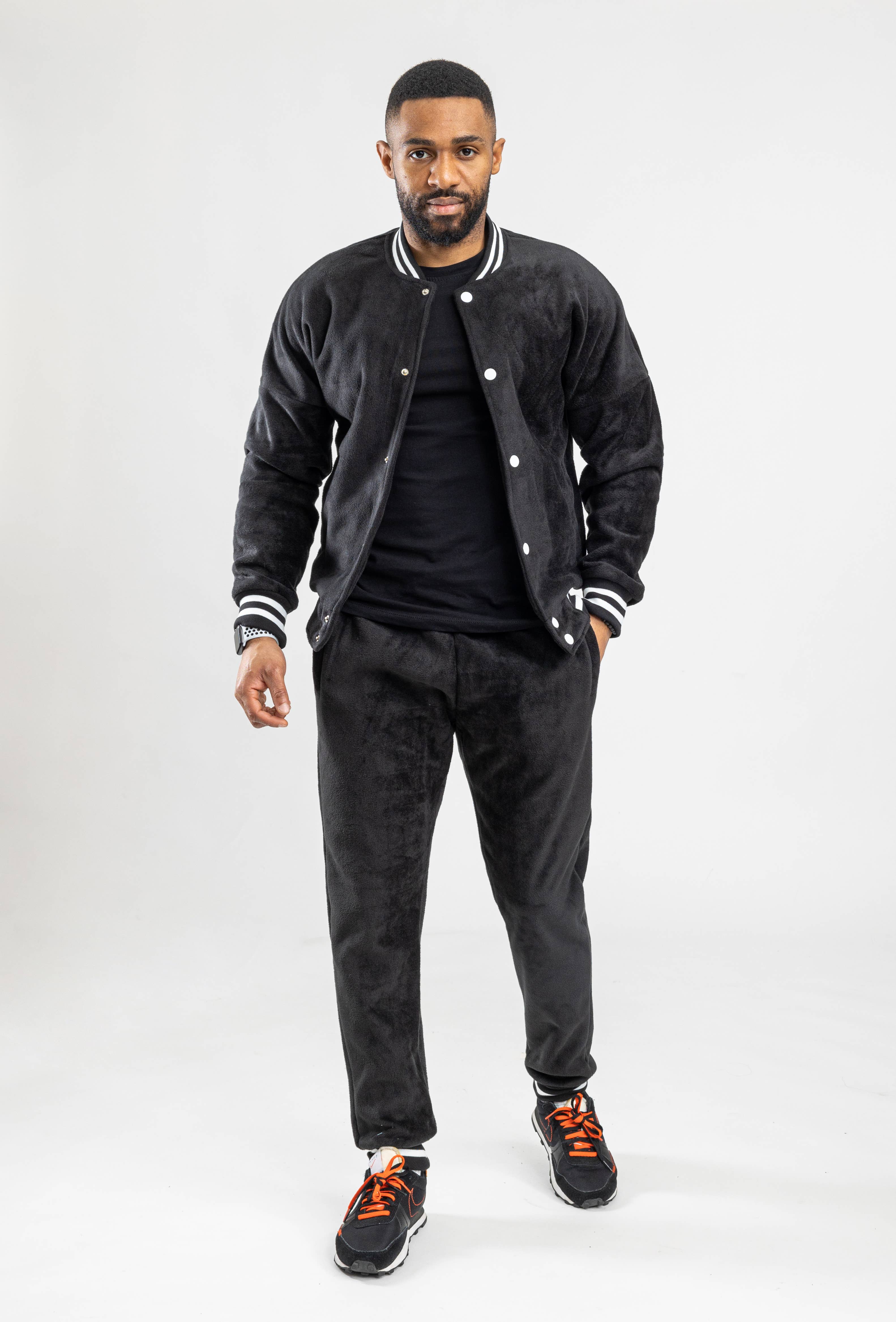 Zayne Paris – wholesale Tracksuit – Men′s – E479-1 velvet jacket+joggers set2