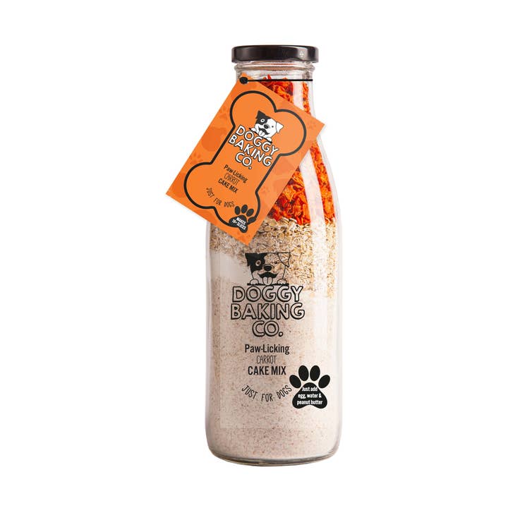 Kit de préparation gâteau à la carotte pour chien en bouteille 750 ml pour la vente par The Doggy Baking Co
