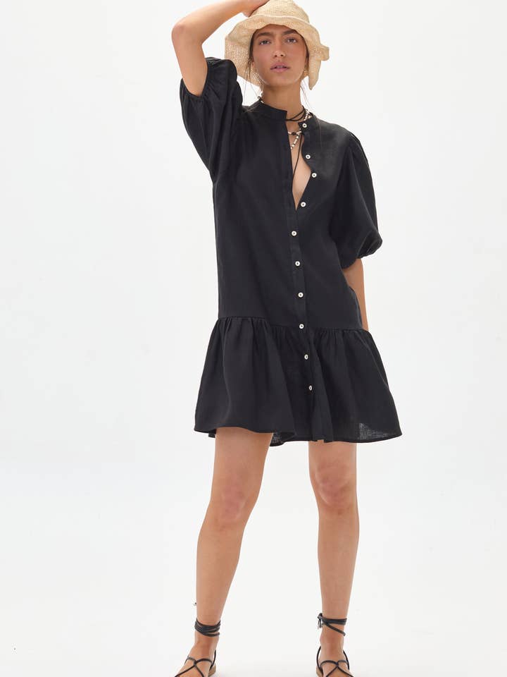 Robe courte en lin Carmela - Noir pour la vente par Lanhtropy