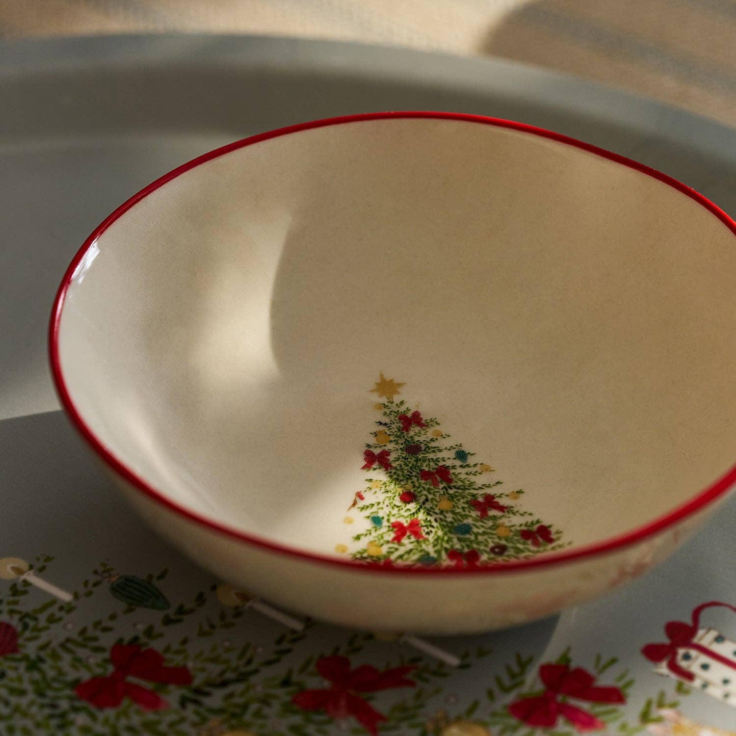 Sophie Allport – wholesale Bowl – Cosy Christmas Stoneware Nibbles Bowl1