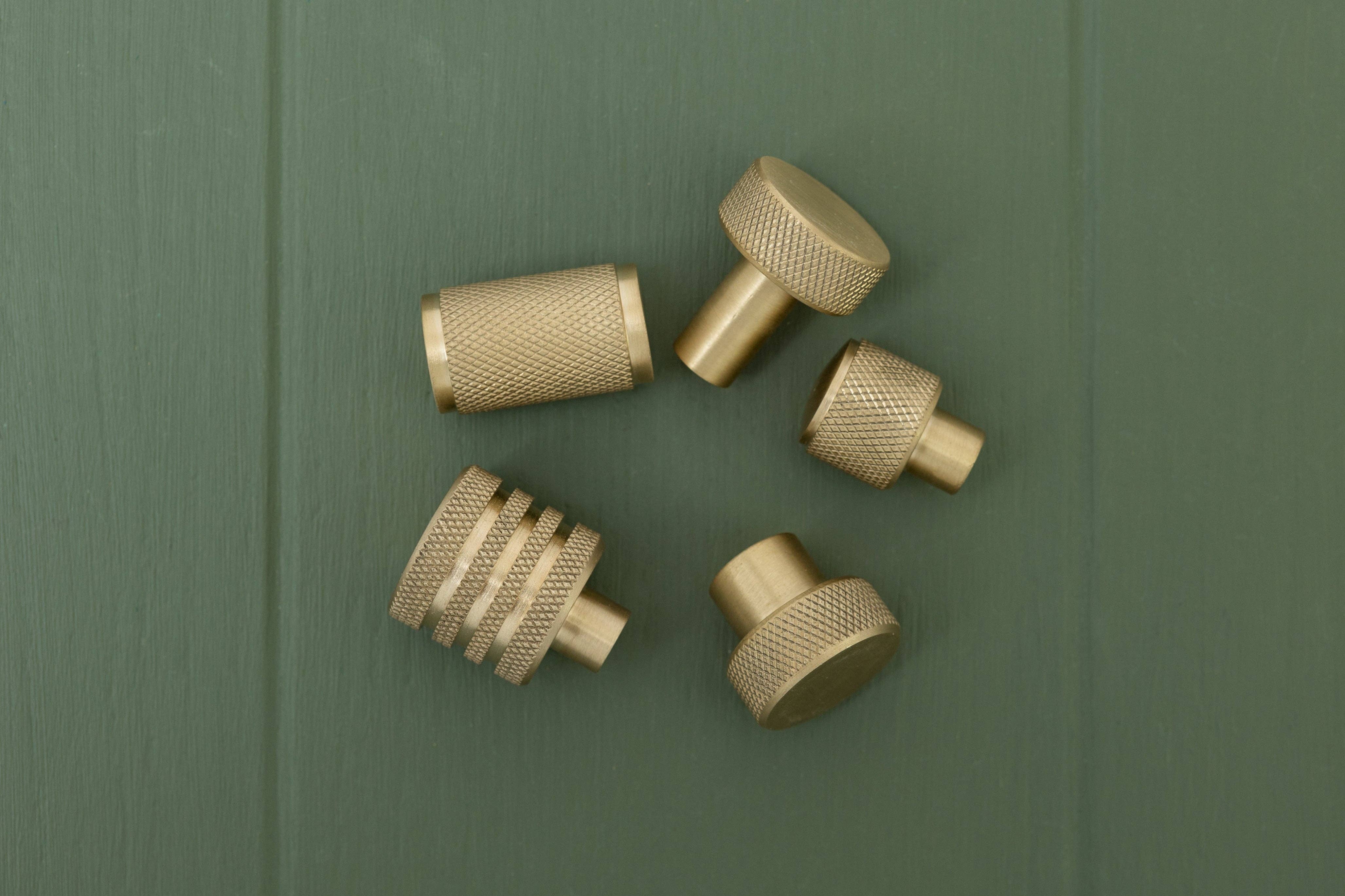 Brass bee - Wholesale Knob/pull - APIDAE Solid Brass Knurled Pull Handles & Knobs - Satin Bras13