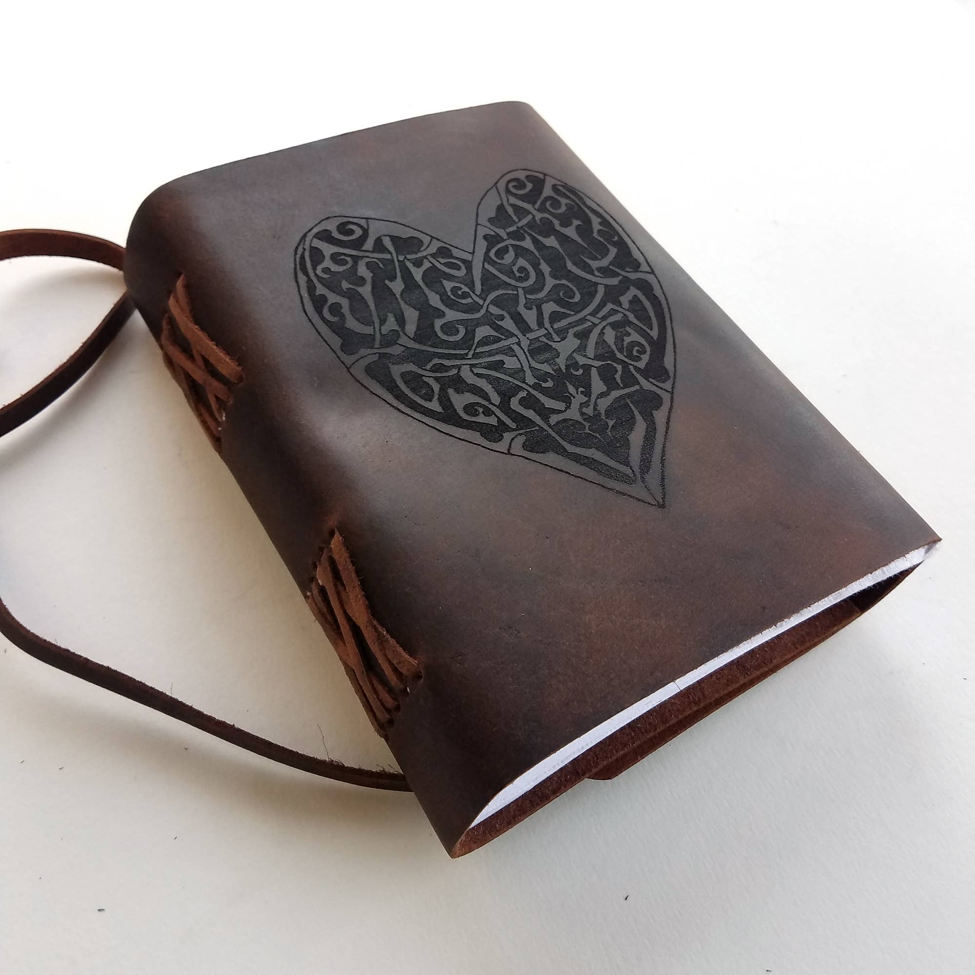 Lyoncraft – Diário por atacado – Jornal de couro celta coração com cordão, papel sem forro2