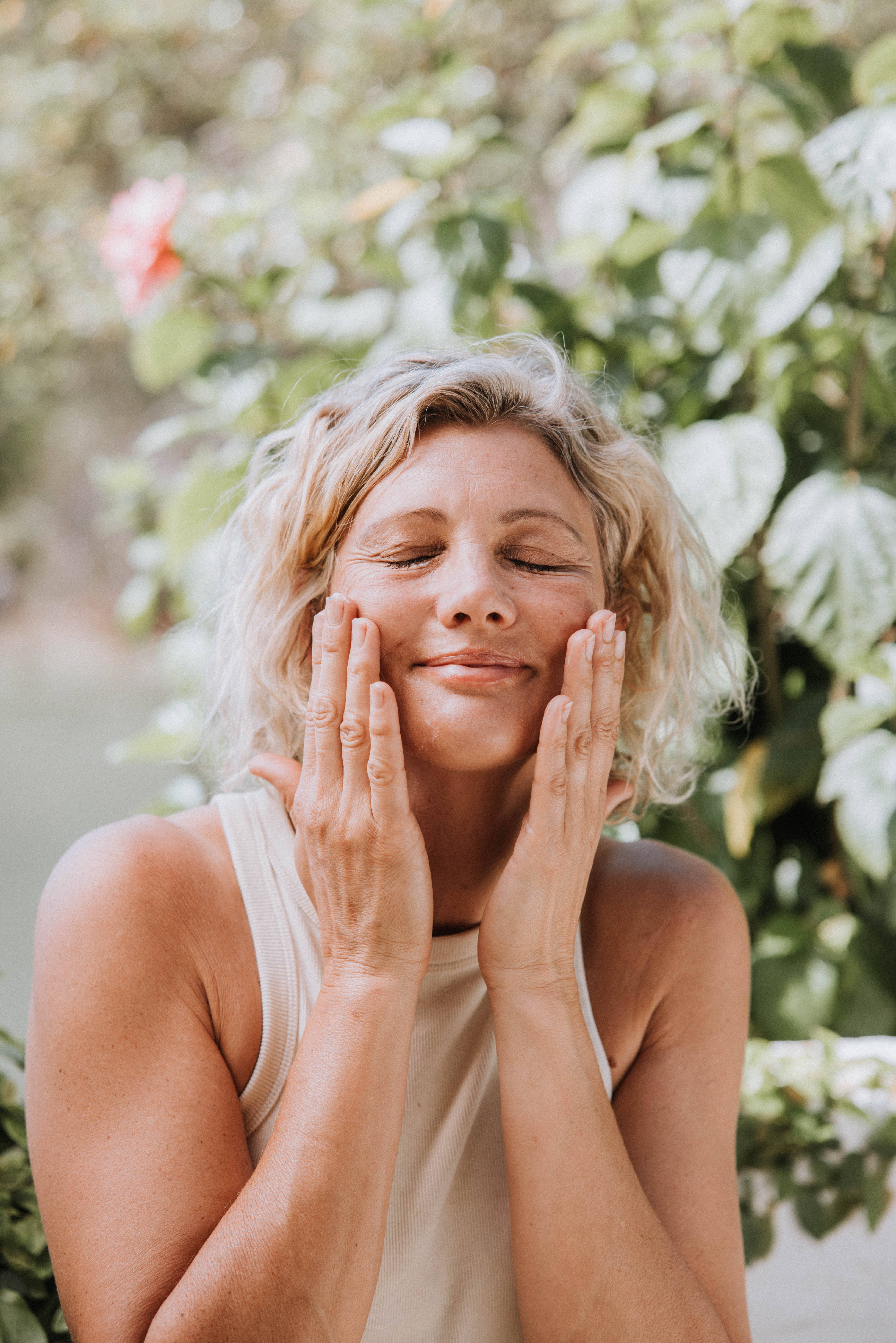 Wild Bee skincare - Wholesale Facial Serum/Concentrate - Youthful Bloom - CoQ10 & Collagen Serum 30ml3