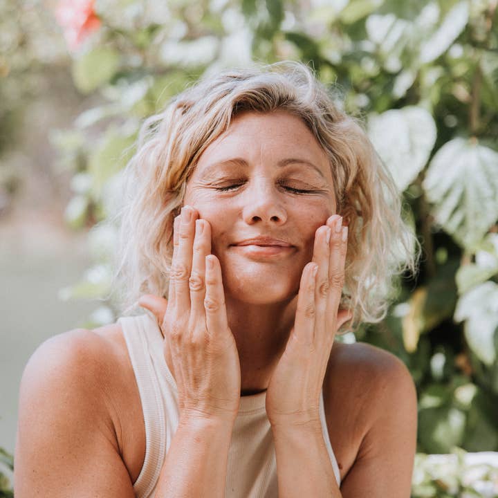 Wild Bee skincare - Wholesale Facial Serum/Concentrate - Youthful Bloom - CoQ10 & Collagen Serum 30ml3