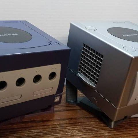 XALT 3D DESIGNS - Wholesale Decorative Tabletop Object - Nintendo GameCube Console Stand