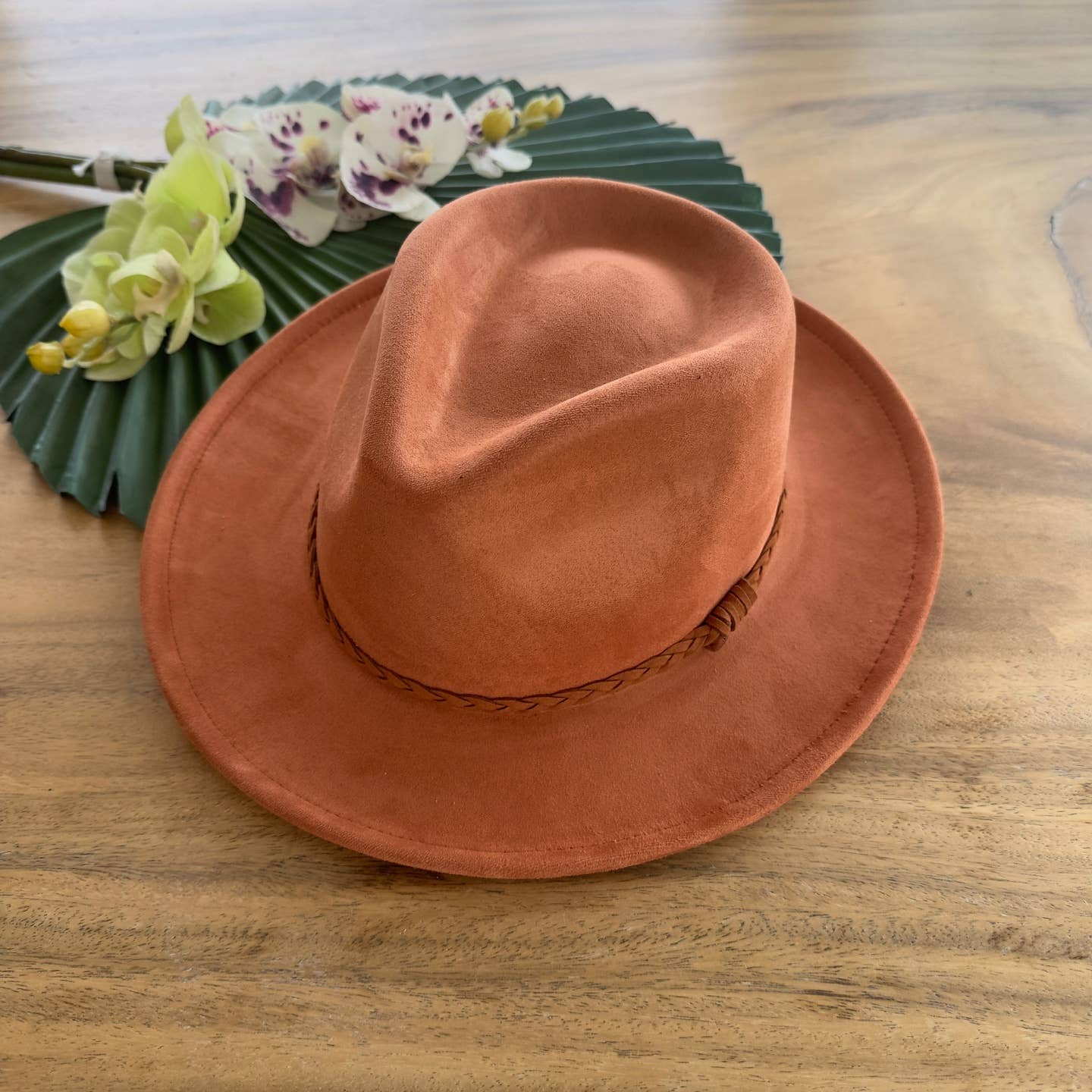 Queens INC - Wholesale Hat Accessory - Women's - Stiff Brim Rancher in  Suede Hat W/ Braided Suede Belt (Copy)3