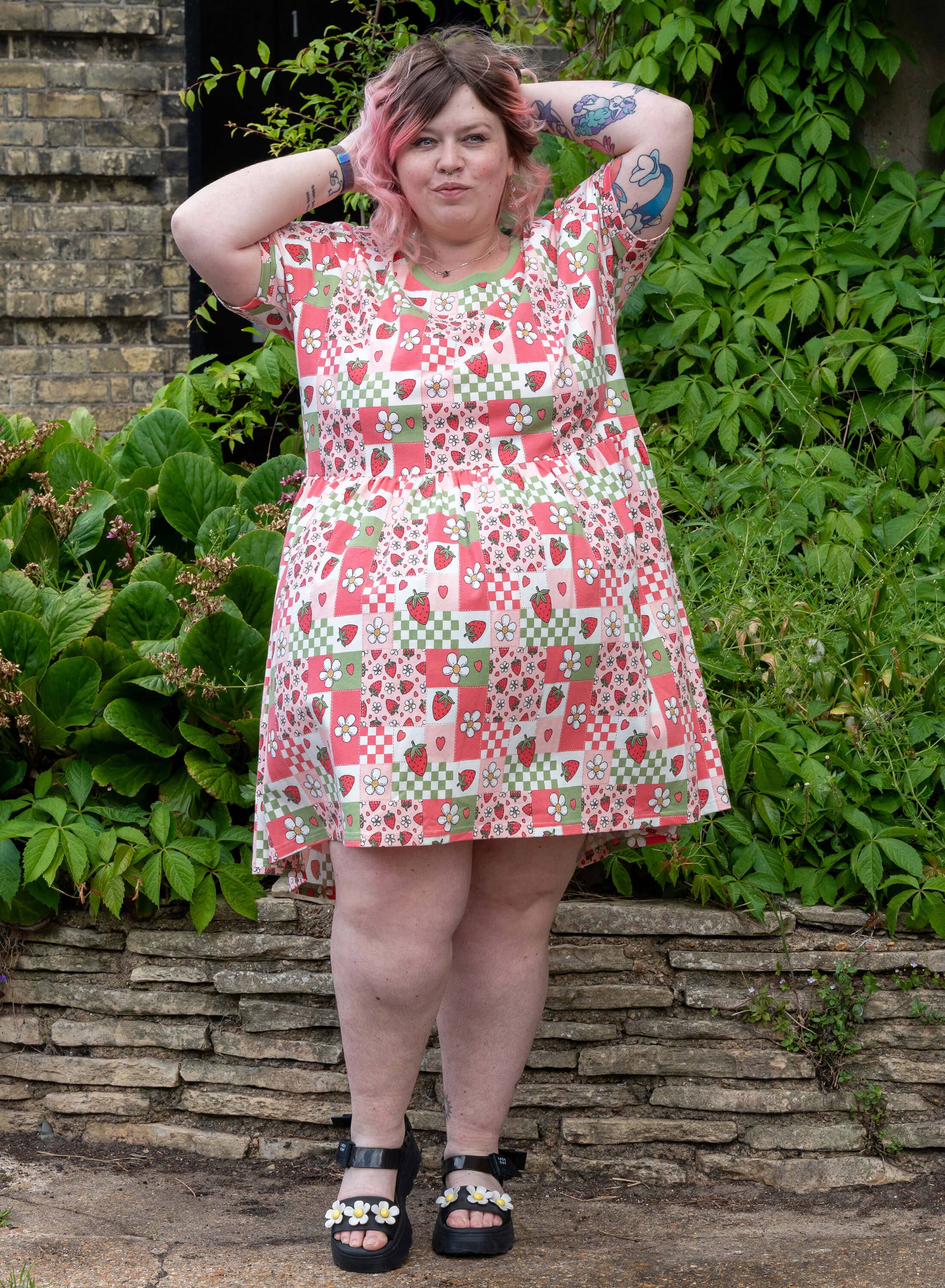 Rebel Romance – wholesale Dress – Women's – Rebel Romance Strawberry Picnic Stretch Smock Dress3