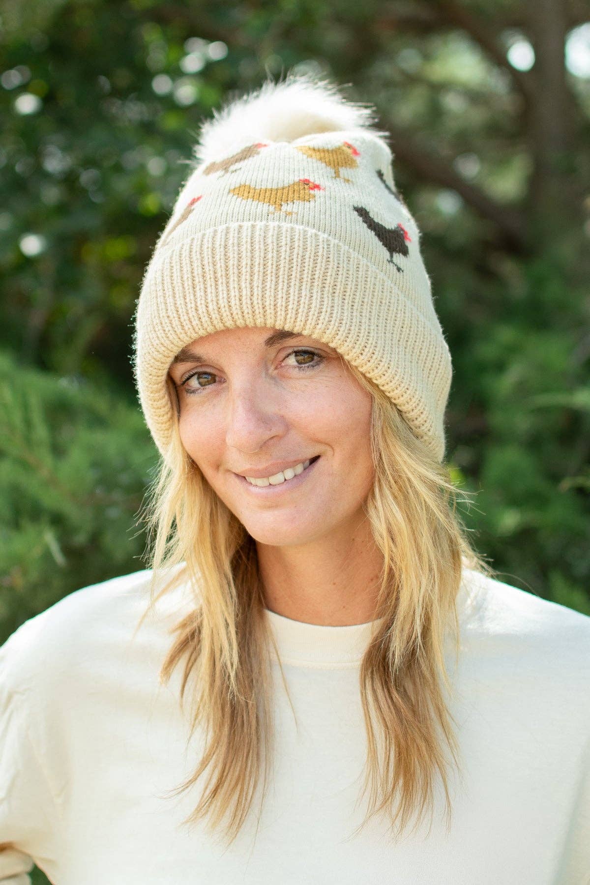 American Farm Company - Vente Bonnet – femme - Bonnet en maille avec pompon en forme de poulet **PRÉCOMMANDE**1