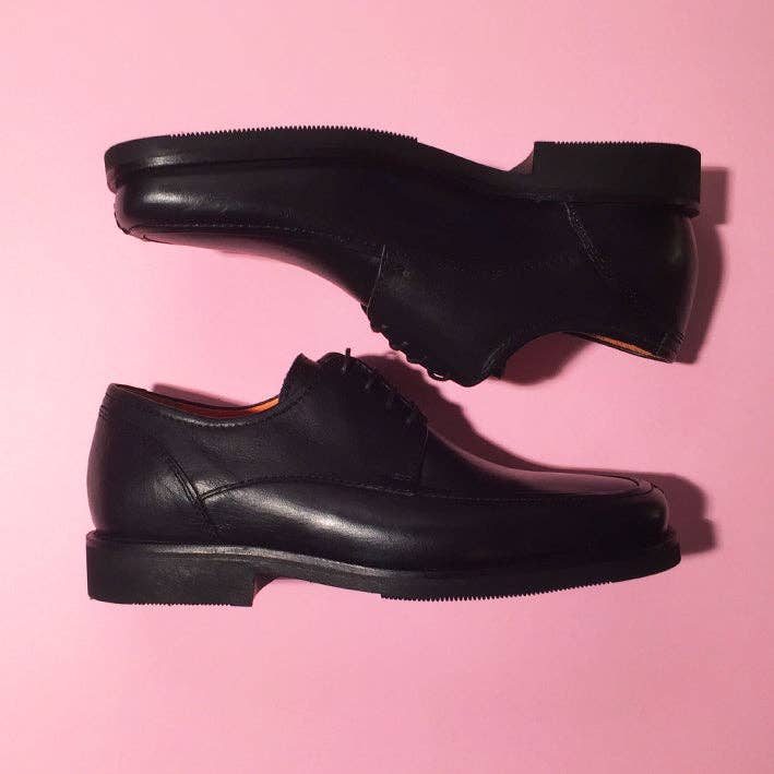 Otto | Zwart leer voor wholesale door Minna Heino AB