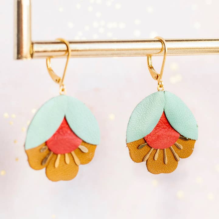 Körsbärsblomma örhängen – Mintgrön, Röd, Gul Ockra för wholesale av Chenoha Studio