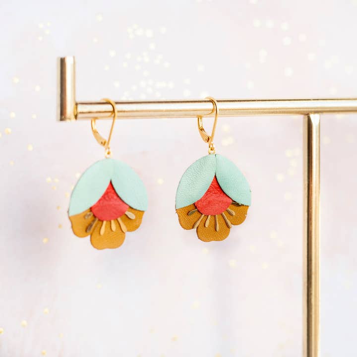 Kersenbloesem Oorbellen – Mintgroen, Rood, Geel Oker voor wholesale door Chenoha Studio