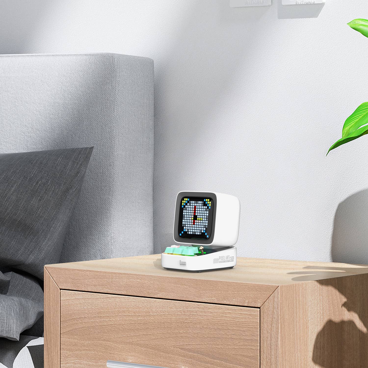 Mad Monkey GmbH - Wholesale Speakers - Bluetooth speaker in the style of a retro computer Divoom1