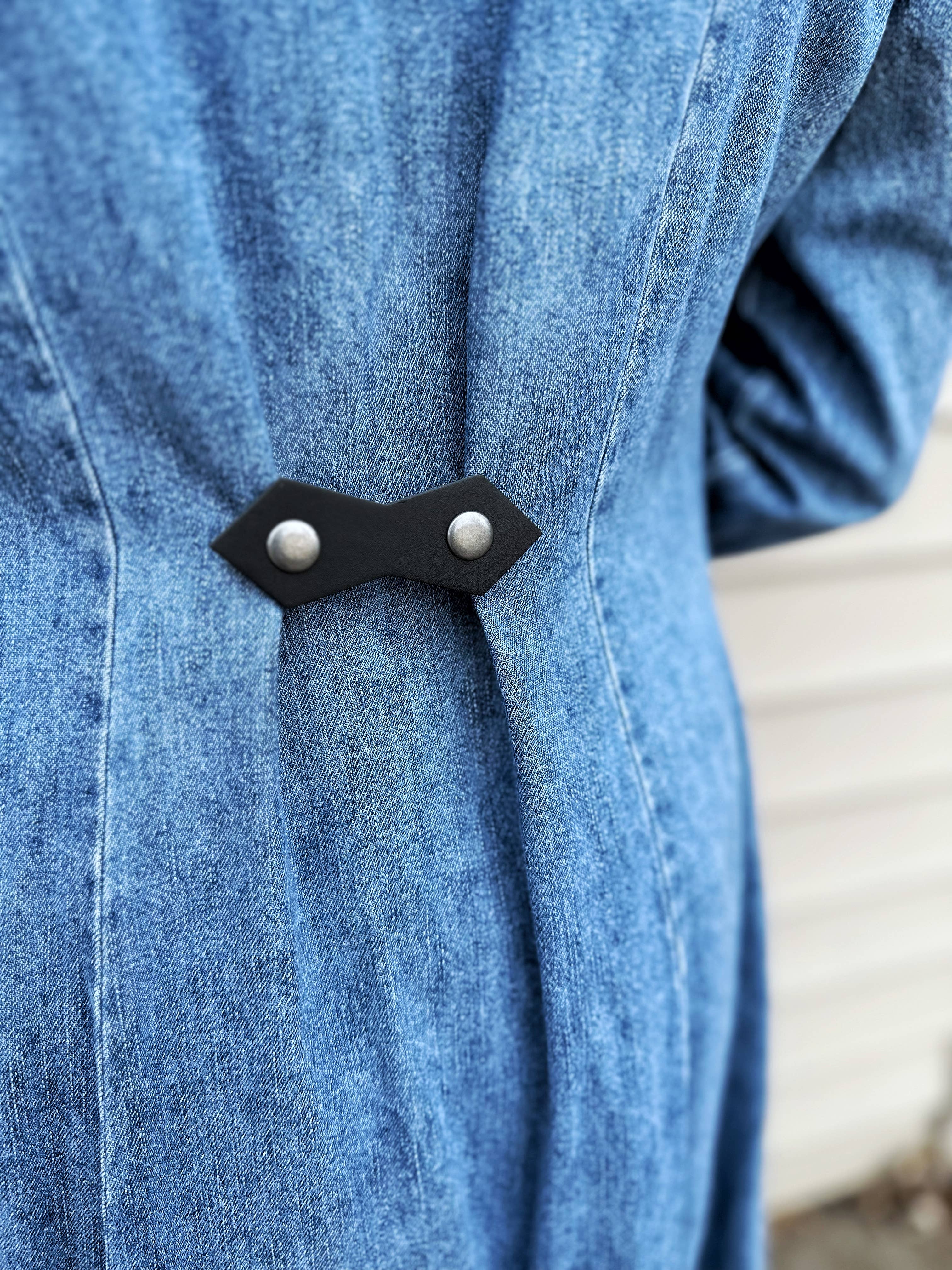 KardiKlips - Wholesale Brooch - Leather Cinch Clips for Clothing, Black & Silver Minimalist4