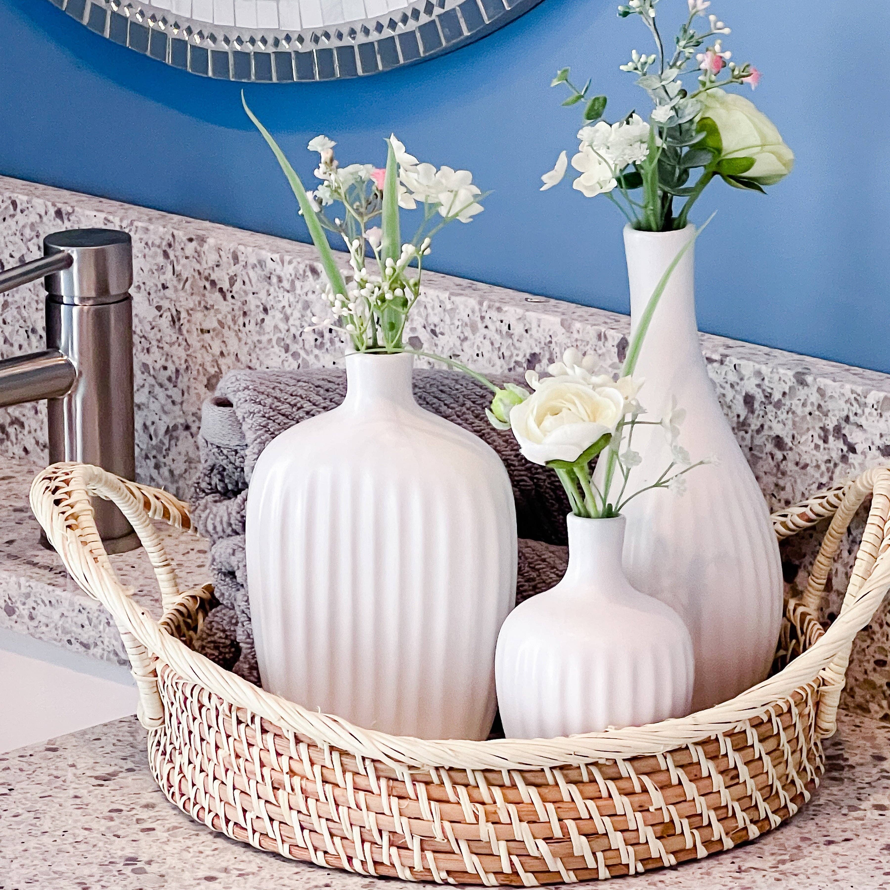 Kate Aspen - Vente Vases - Vase minimaliste en céramique texturée blanche (lot de 3)7