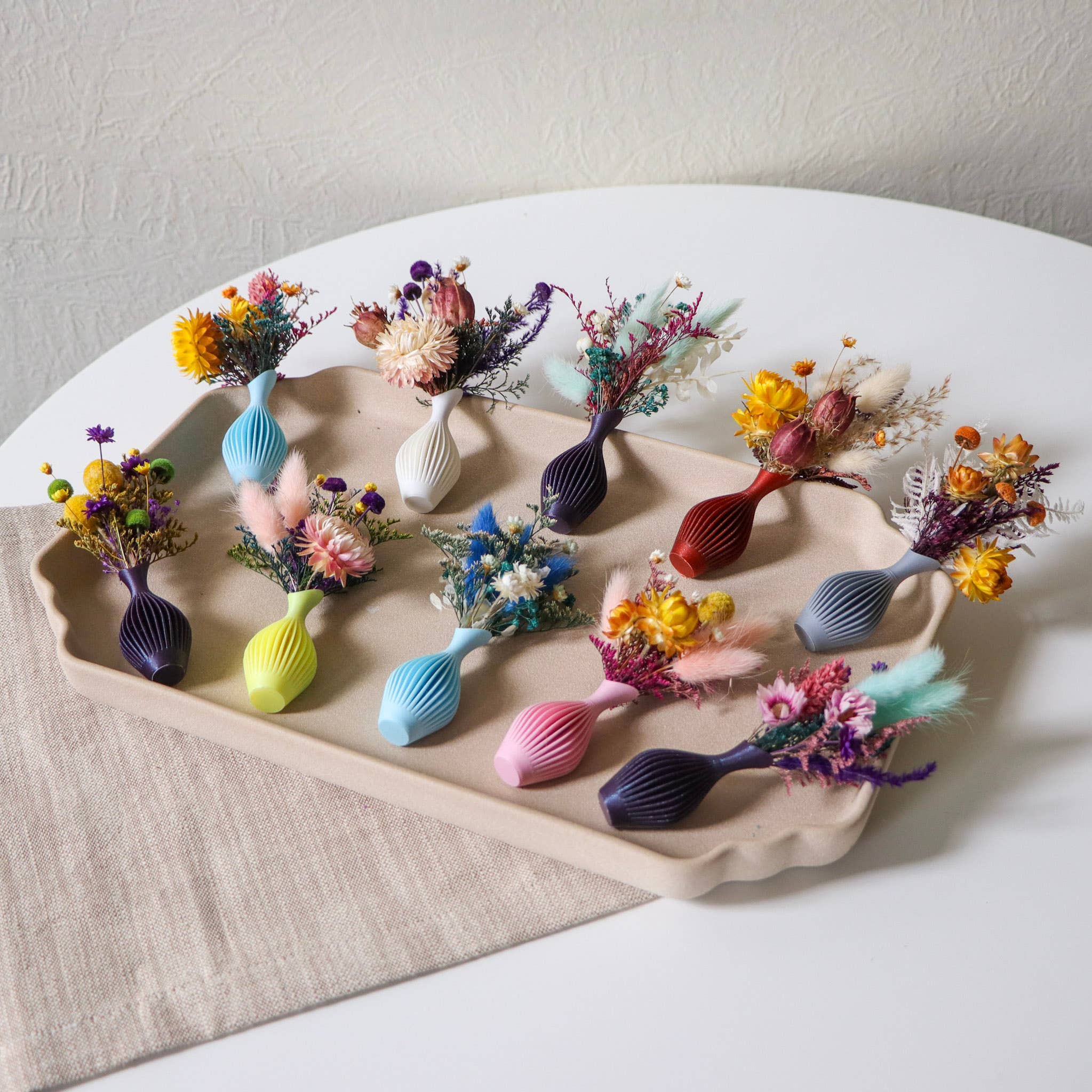 Central Market Flowers - Wholesale Dried/Pressed Flowers - Bitty Bloom Magnets - Assorted8