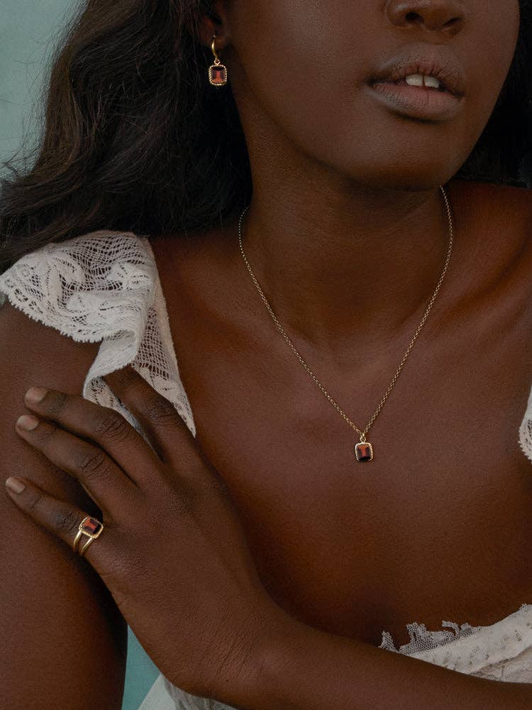 Vintouch Jewels - Wholesale Single Stone/Solitaire Ring - Luccichio Gold Vermeil Garnet Stacking Ring2