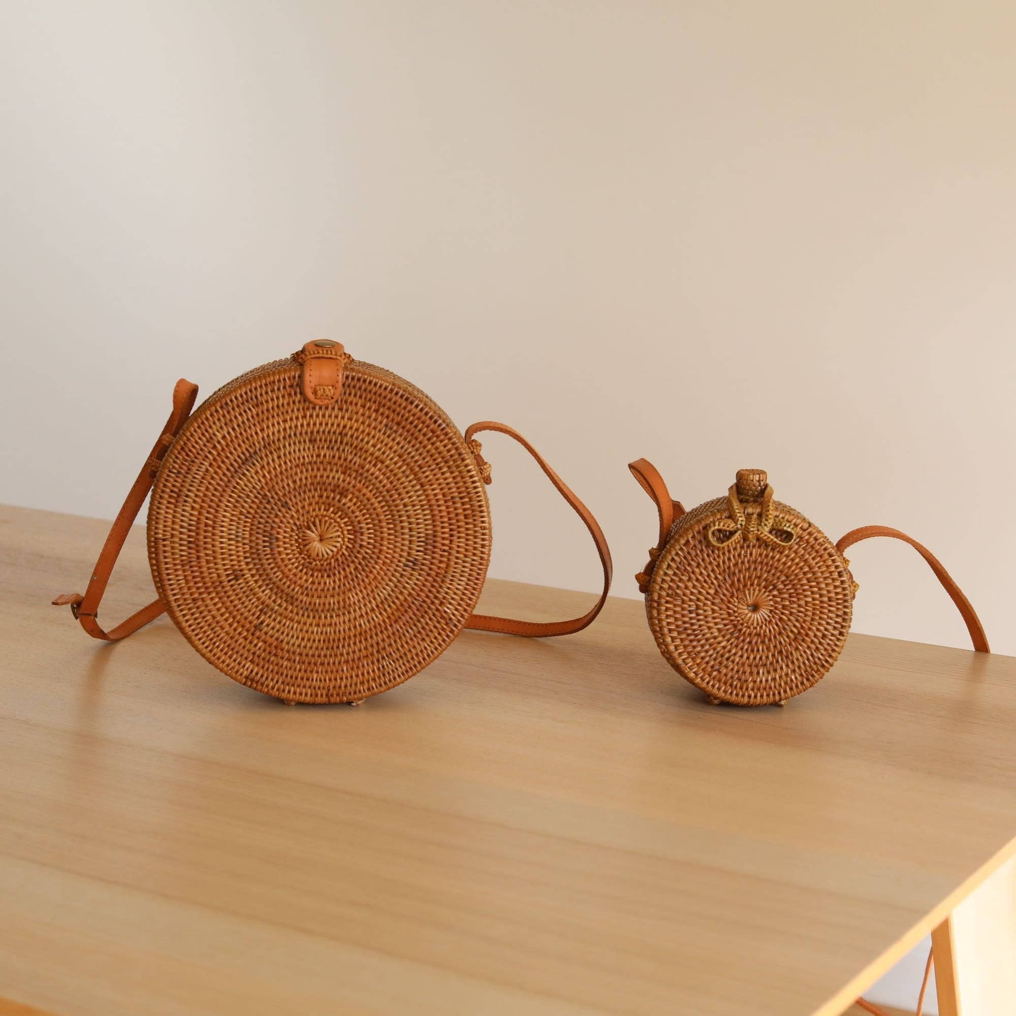 Ganapati - Wholesale Crossbody Bag - Women's - Bali Round Rattan Crossbody Bag4