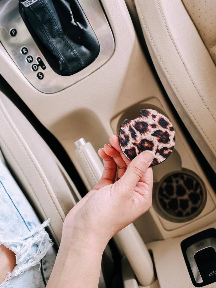 Sottobicchieri per auto Leopard, confezione da 2 per la vendita all'ingrosso da parte di The Front Porch Label