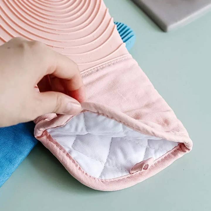 Kiyo Home - Wholesale Oven mitt/pot holder - Silicone Oven Mitts (Set of 2)2