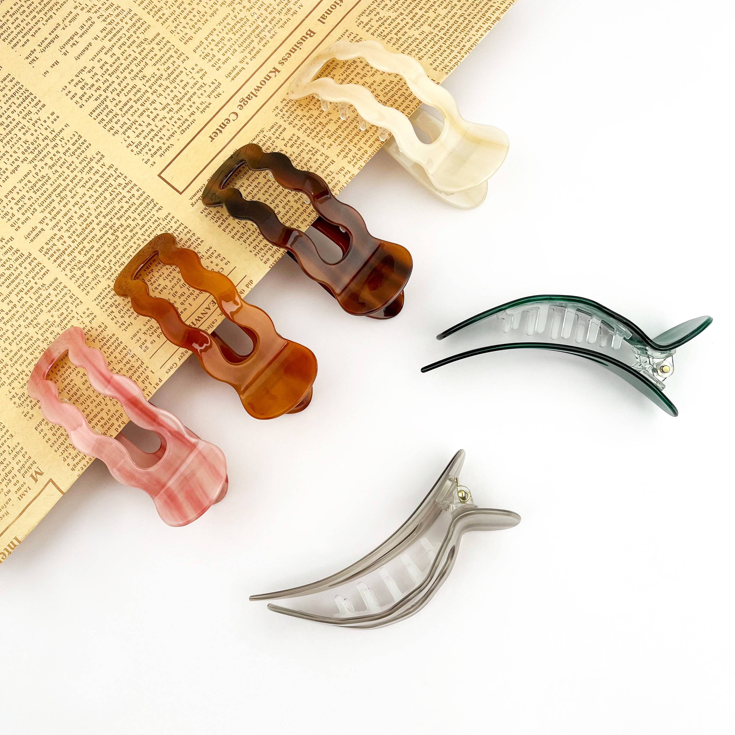 SoapElenGlen – Engroshandel Hårspænde - Dame – Bølget minimalistisk alligator hårspænde, U-formet sidelukker8