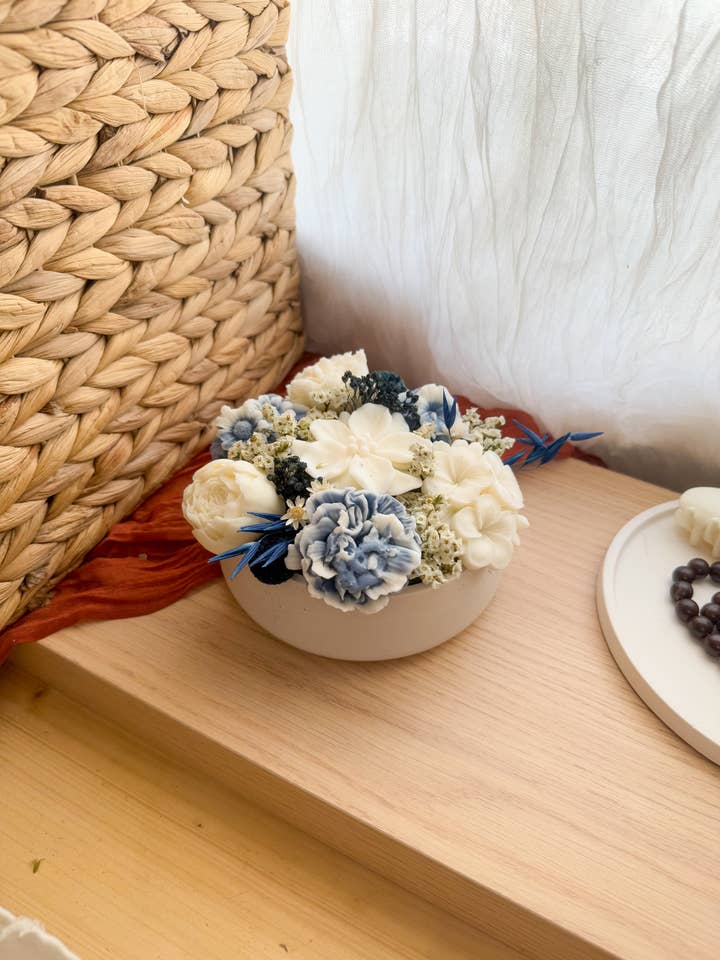 Floral Arrangement - Aura for wholesale by MÃsis Handmade Home decor