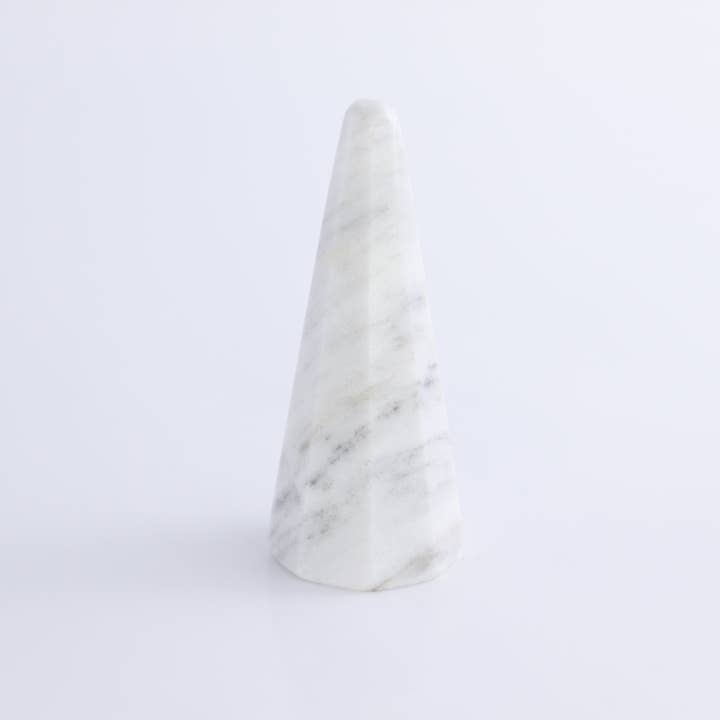 Mi Esperanza Minerals – Großhandel Schmuckständer & -display – Ein weißer Marmor-Ringhalter1