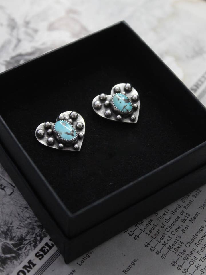 Türkisfarbene Herzstecker für den Großhandel von The Diamond J