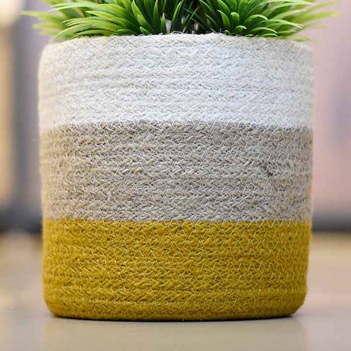 Cesta de Yute Mostaza Hecha a Mano de Tamaño Mediano – Decoración Ecológica para el Hogar para venta al por mayor de Liconte LLC