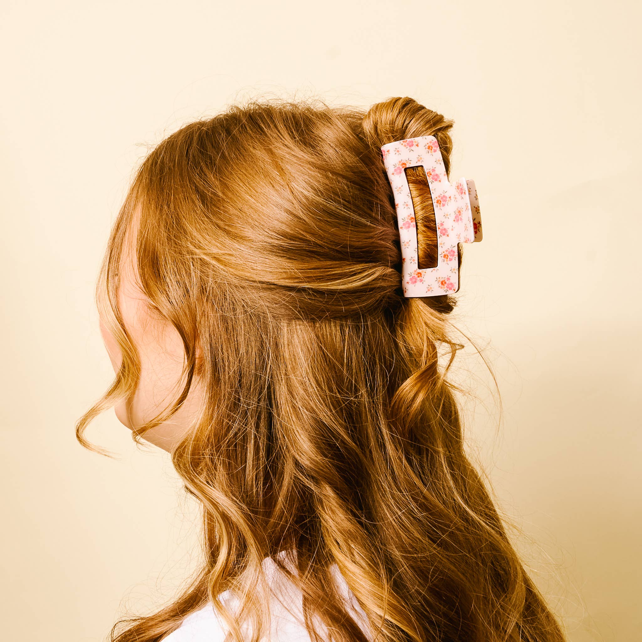 The Darling Effect - Wholesale Hair Clip - Women's - Claw Clip-Endless Daydream Cream2