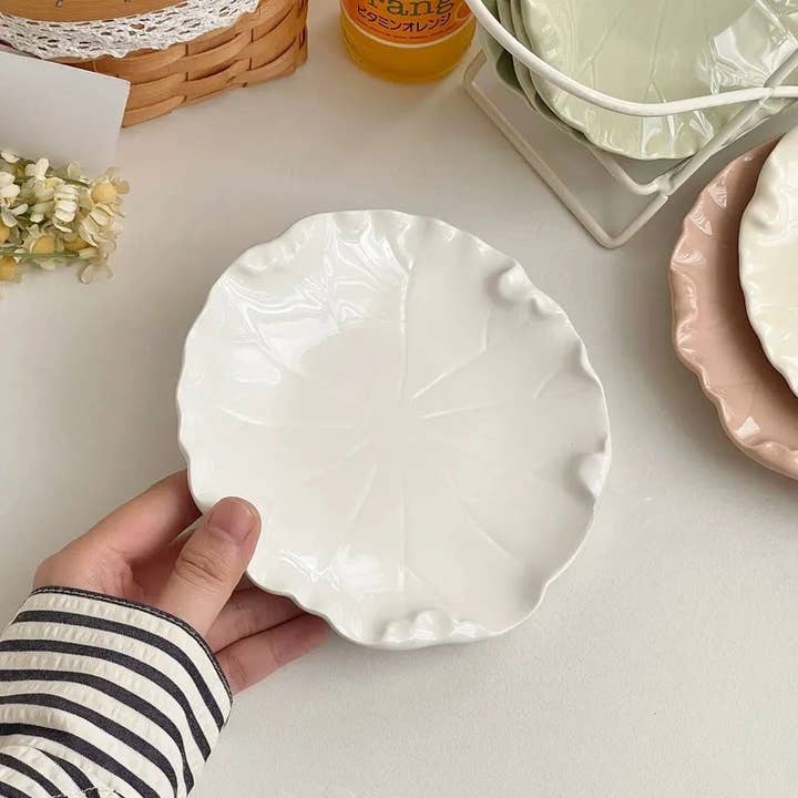 Otterware - Wholesale Appetiser serveware - Elegant 6" Ceramic Leaf Dessert & Appetizer Plate (4 colors)8