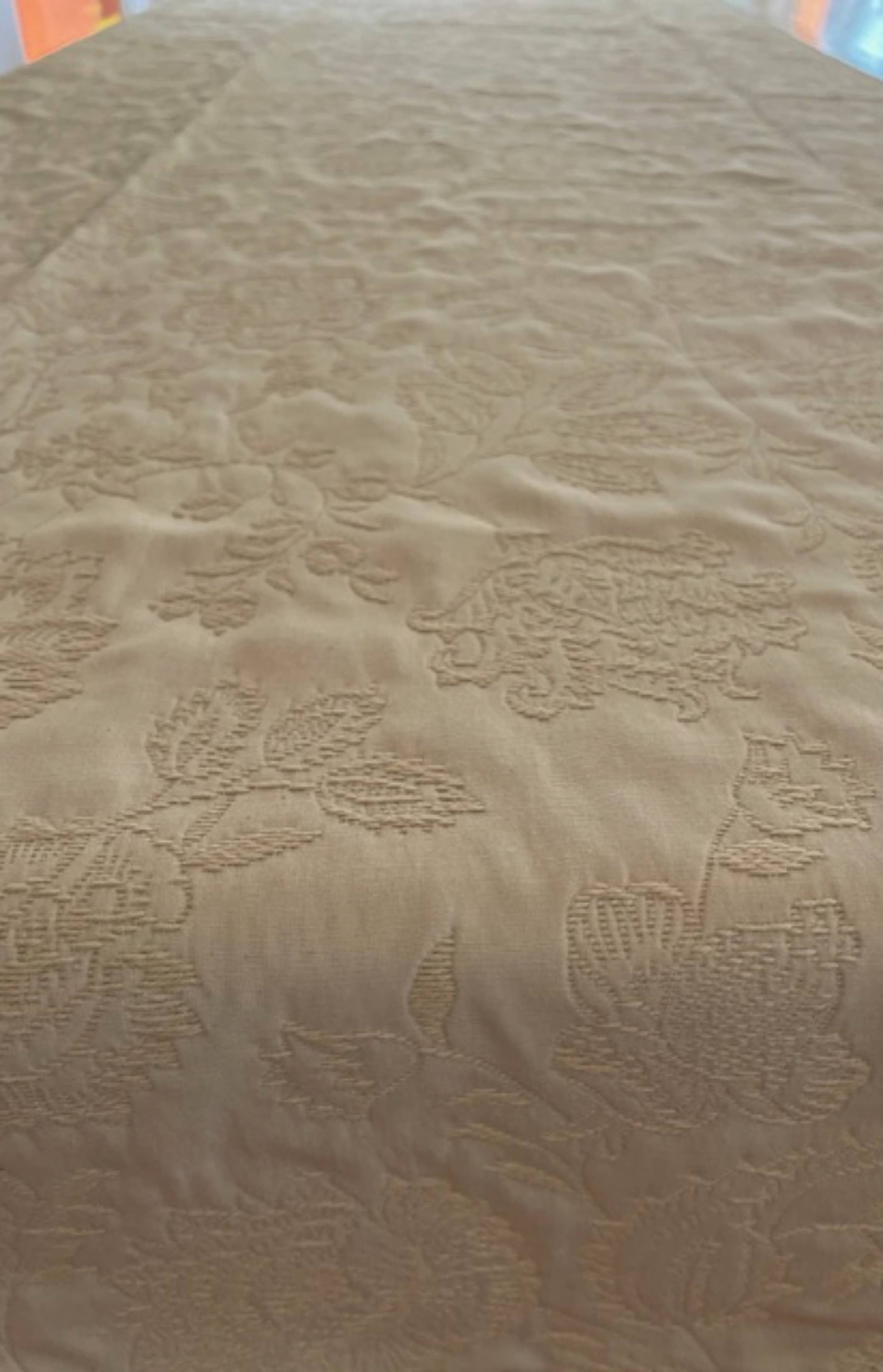 La Maisonnette - Wholesale Tablecloth - French Tablecloth Embroidered Satiné Ivory 1