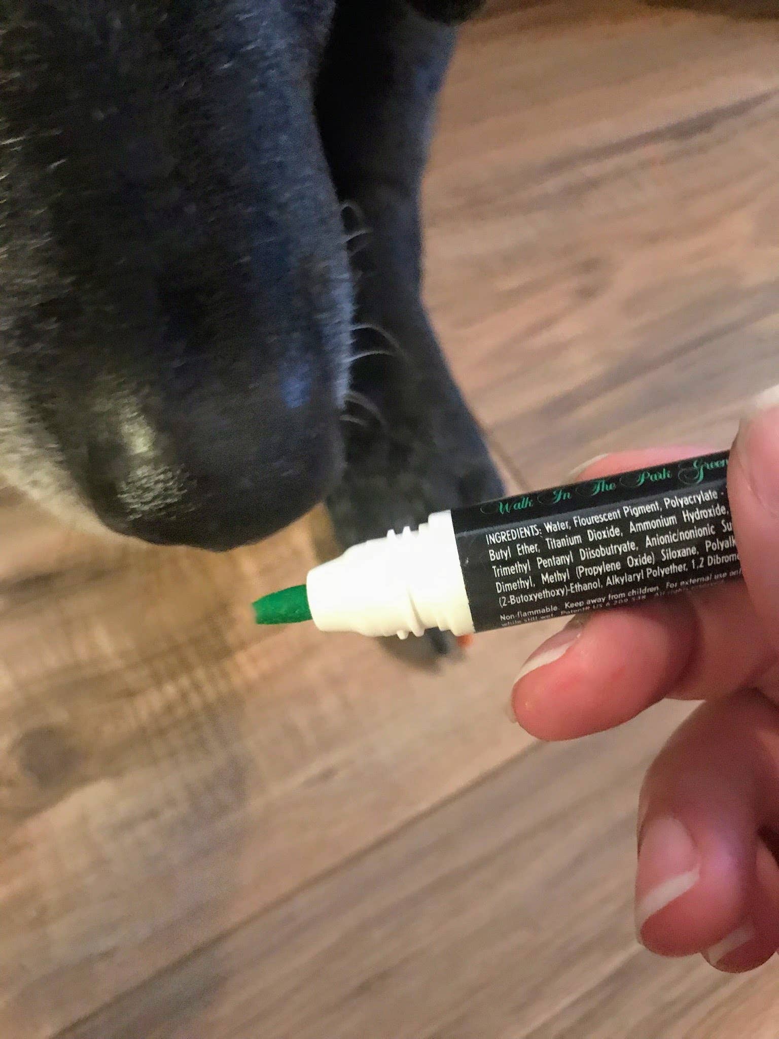 Warren London Dog Products – Großhandel Haustierpflegeset – Hund – Pawdicure Nagellack Pen - Quick Dry - 13 Farben24