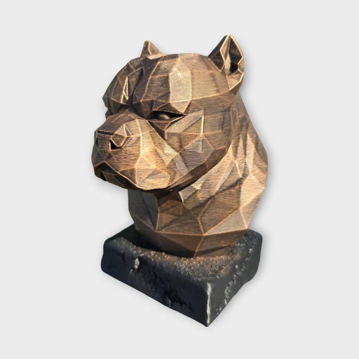 Busto di American Bully low poly - statuetta di cane dipinta a mano, complemento d'arredo per la casa, regalo per amanti dei cani, per lui o per lei, ornamento per la vendita all'ingrosso da parte di 3DijkstraFinds