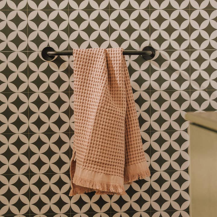 COSMIC BRAND - Wholesale Towel holder/hanger - Cosmic Geyser Towel Rack3