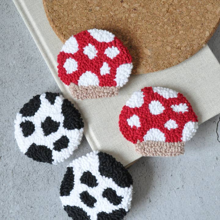 Bonito posavasos para coche con estampado de setas y vacas | Posavasos perforados para venta al por mayor de TheMellys