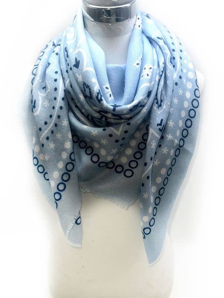 45735-k15 Grote vierkante sjaal 110*110 bandana-motief voor wholesale door LINETA