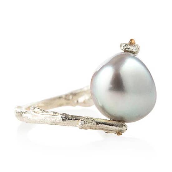 Anello Ramoscello e Perla per la vendita all'ingrosso da parte di Nancy Nelson Jewelry