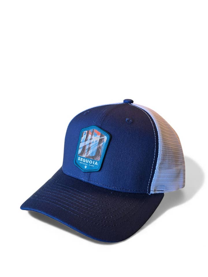 Gorra Trucker con Parche de Escudo del Parque Nacional Sequoia para venta al por mayor de PNW Apparel