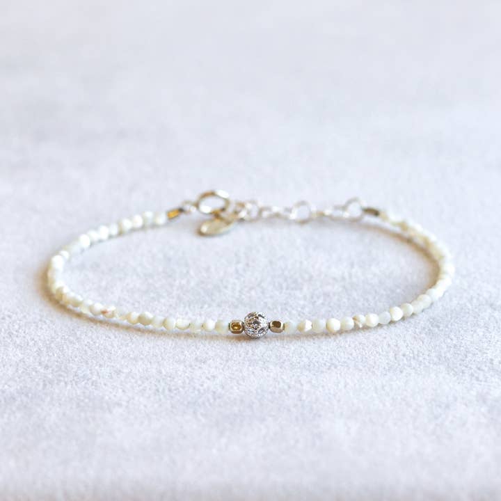 Bracelet Perle en Dentelle Argent pour la vente par Vi Ling Designs