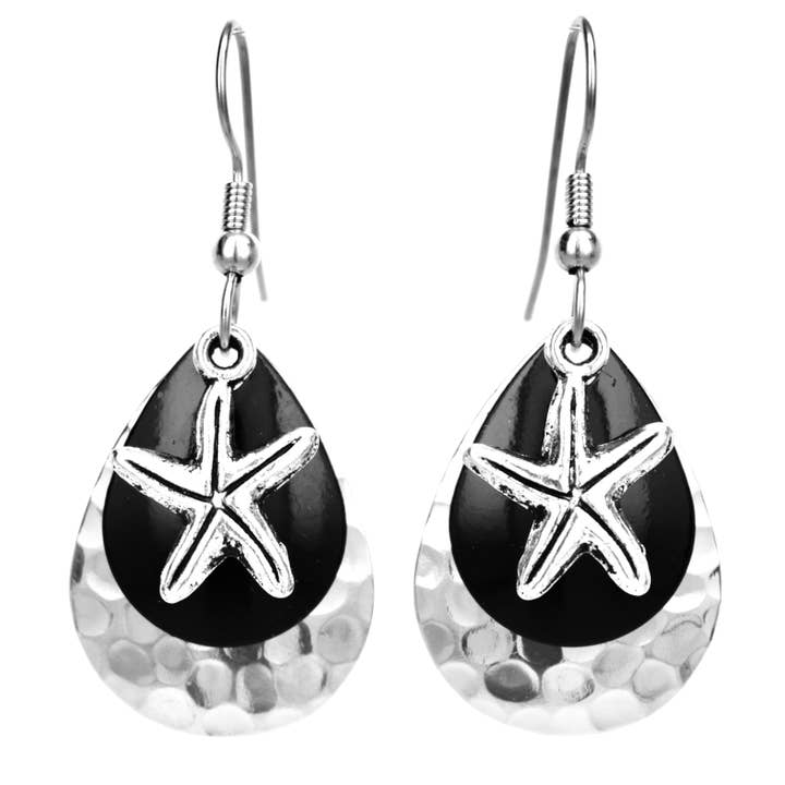 Boucles d'oreilles argentées à trois étoiles de mer noires Sea Life Ocean Jewelry pour la vente par Eye Catching Jewelry