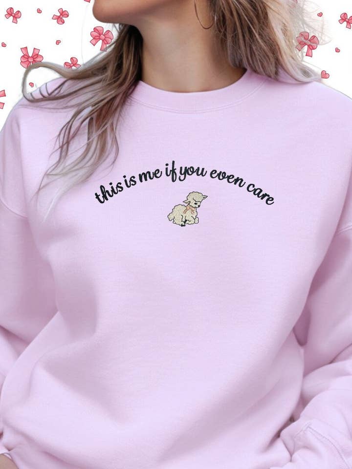 T-shirt ou sweat-shirt col rond brodé Coquette pour la vente par Totally Iced Out