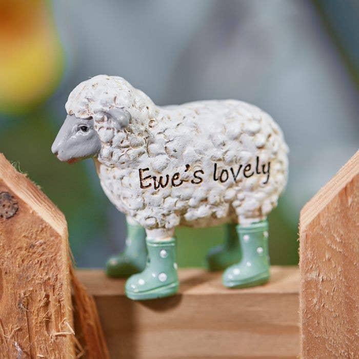 Langs - Vendita all'ingrosso Statuette decorative - Pecora Decorativa in Stivali 4 Assortiti in Resina Testurizzata con Citazione Amica2