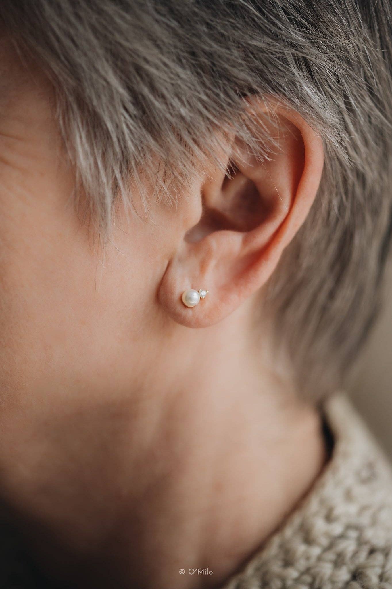 O'Milo - Vendita all'ingrosso Orecchini a bottone - Orecchini Pearl Dew con perla e singola pietra brillante7