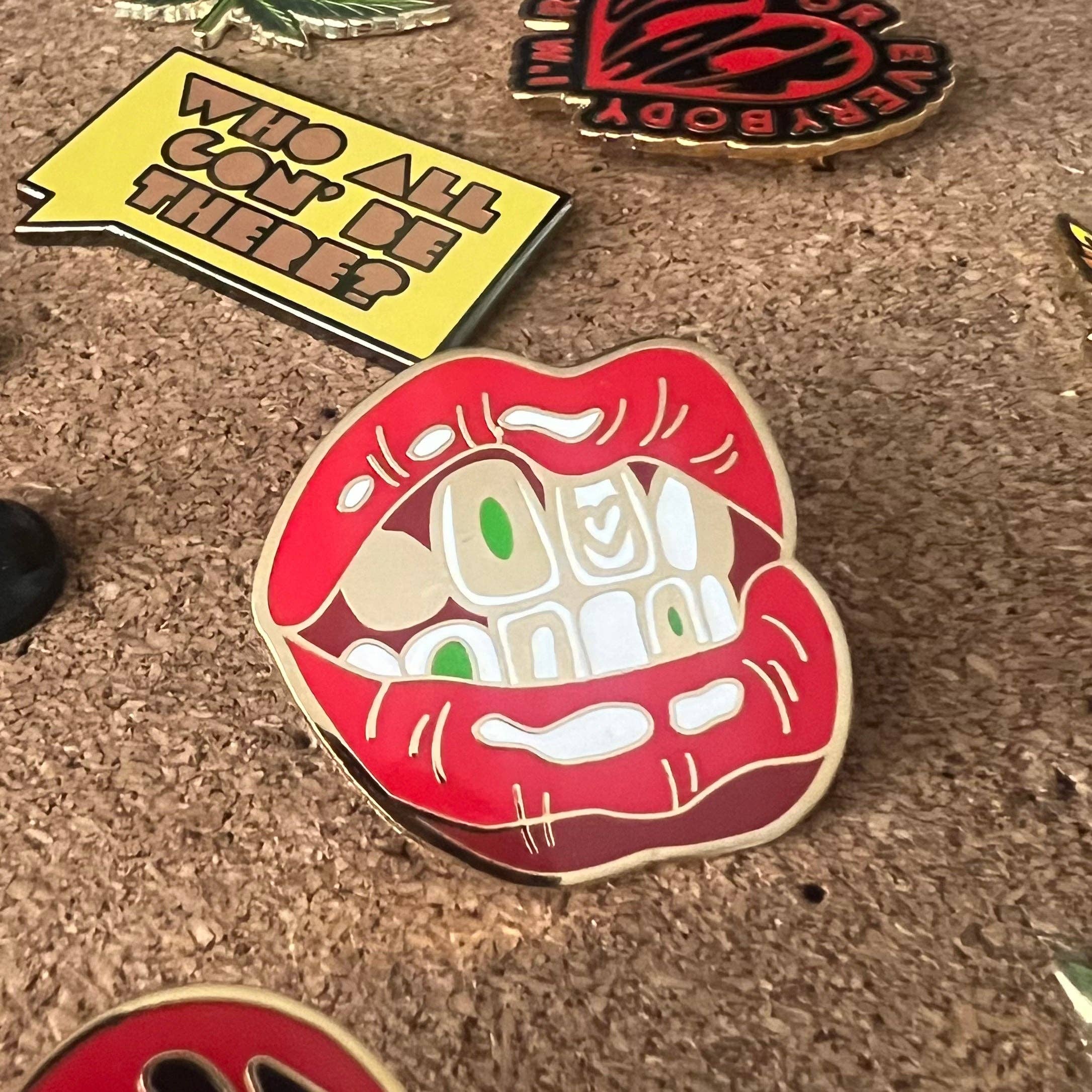 Rebellious Pins - Vendita all'ingrosso Spilla da bavero - Grillz0