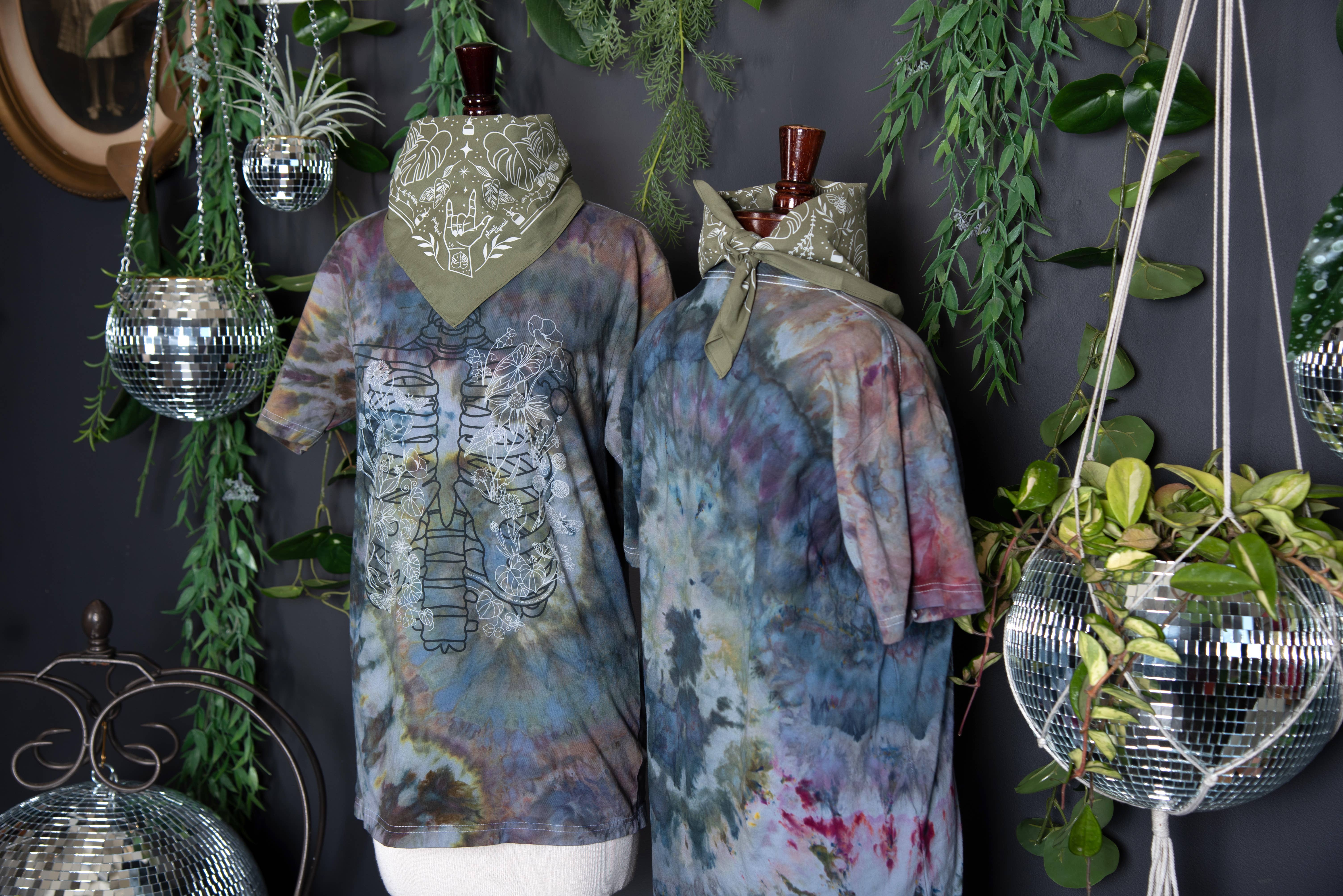 Variegate Design - Vendita all'ingrosso Maglietta serigrafata - Donna - T-shirt Ice Dyed | I fiori cresceranno1