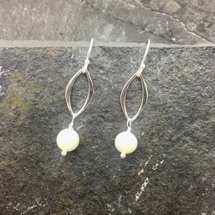 Pendientes Marquesa de Plata con Perla de Agua Dulce para venta al por mayor de Elizabeth Jewelry