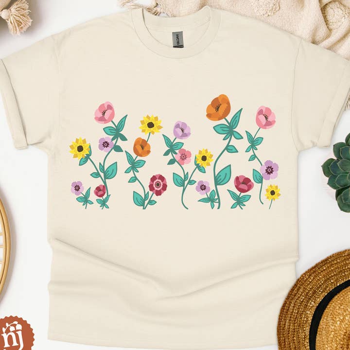 Camiseta de Flores con Piano Inspirada en las Eras de Taylor para venta al por mayor de Nearly June Design Co