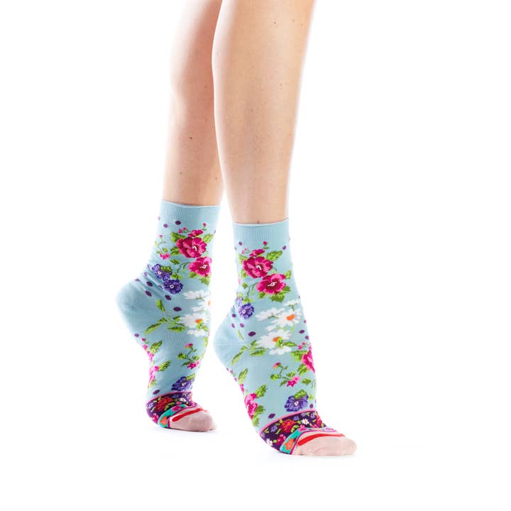 Viola scalloped brim sock for wholesale by FIL DE JOUR