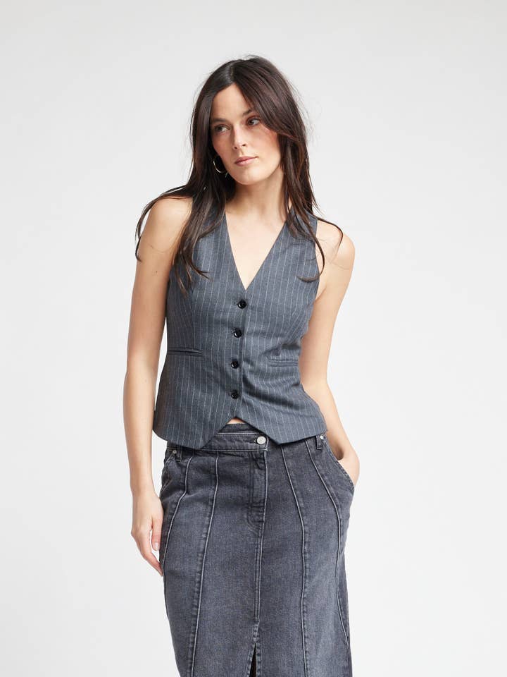 Alena Weste für den Großhandel von Self Contrast